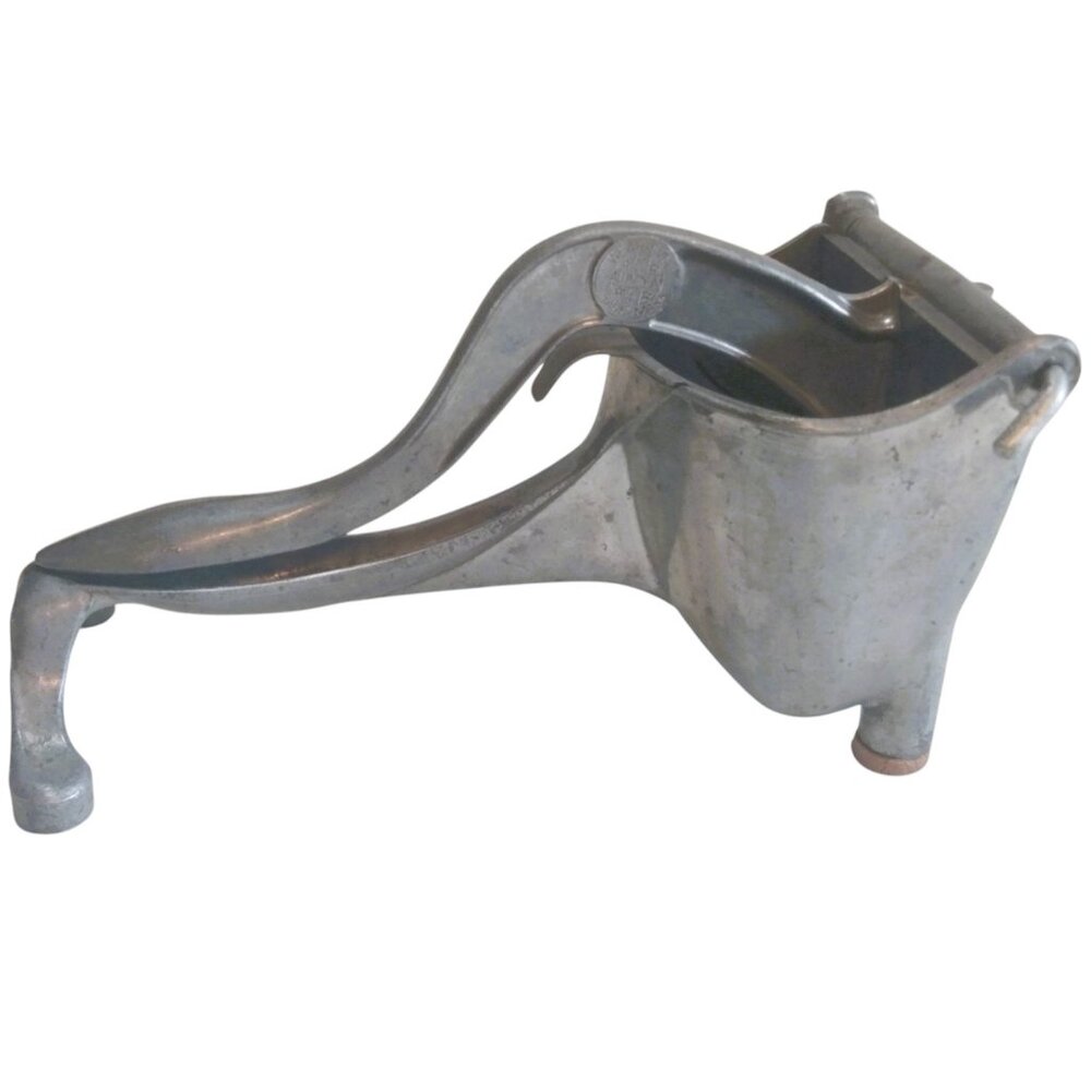 Vintage 1940'S Wear-Ever Aluminum Manual Juicer with Strainer Insert